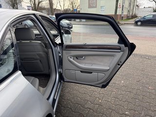 Audi A8 4.2 quattro - foto 21