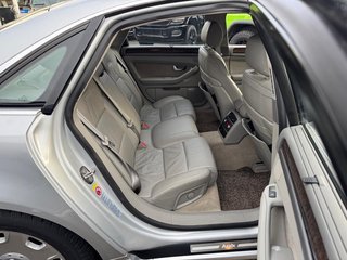 Audi A8 4.2 quattro - foto 22
