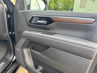 Chevrolet Suburban 6.2 V8 High Country Facelift 2025 + 24" Alufelgen - bilder 30