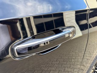 Chevrolet Suburban 6.2 V8 High Country Facelift 2025 + 24" Alufelgen - bilder 32