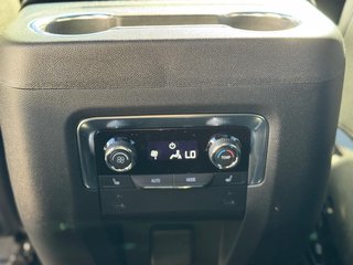 Chevrolet Tahoe 6.2l V8 High Country 24" + Panoramadach - bilder 31