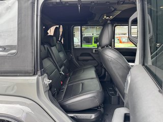 Jeep Wrangler Unlimited Sahara 4xe + elektr. Softtop - foto 22