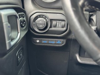 Jeep Wrangler Unlimited Sahara 4xe + elektr. Softtop - foto 29