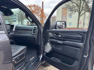 Dodge RAM 1500 5,7 V8 Crew Cab Limited Ladeflächenabdeckung - bilder 17