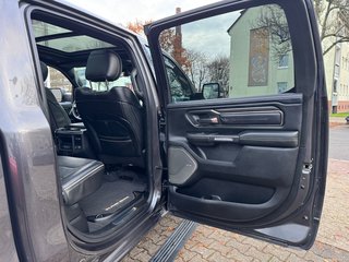 Dodge RAM 1500 5,7 V8 Crew Cab Limited Ladeflächenabdeckung - bilder 22