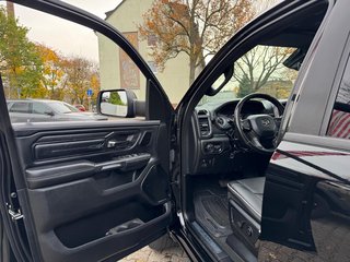 Dodge RAM 5.7 V8 Crew Cab Limited Night Edition + teilbare Heckklappe + LPG - bilder 13