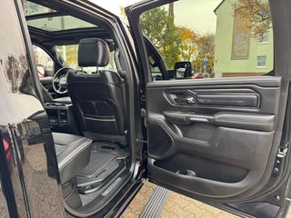 Dodge RAM 5.7 V8 Crew Cab Limited Night Edition + teilbare Heckklappe + LPG - bilder 21