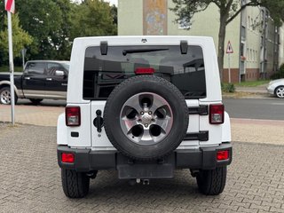 Jeep Wrangler Unlimited 2.8 CRD DPF Sahara - bilder 6