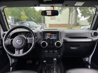 Jeep Wrangler Unlimited 2.8 CRD DPF Sahara - bilder 22