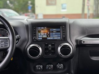Jeep Wrangler Unlimited 2.8 CRD DPF Sahara - bilder 26
