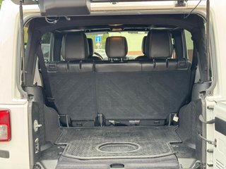 Jeep Wrangler Unlimited 2.8 CRD DPF Sahara - bilder 28