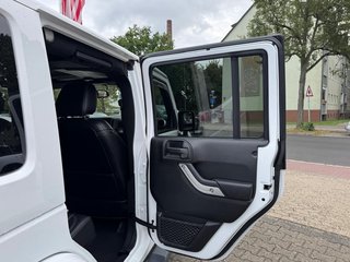 Jeep Wrangler Unlimited 2.8 CRD DPF Sahara - bilder 20