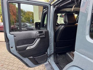 Jeep Wrangler Unlimited 2.8l CRD Sahara Dachträger+Fahrwerk - foto 21