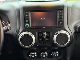 Jeep Wrangler Unlimited 2.8l CRD Sahara Dachträger+Fahrwerk - foto 27