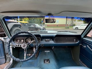 Ford Mustang GT Coupe 4.7l V8 Vierfach-Vergaser, Doppelauspuffanlage, Nebelscheinwerfer - bilder 18