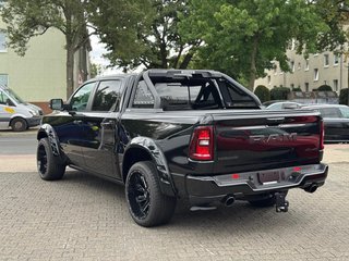 Dodge RAM 1500 Laramie Night Premium Crew 2025 UMBAU+LPG - foto 8
