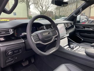 Jeep Wagoneer Series III 5.7 V8 HEMI eTorque Panoramadach + elektr. Trittbretter - bilder 10