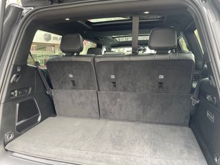 Jeep Wagoneer Series III 5.7 V8 HEMI eTorque Panoramadach + elektr. Trittbretter - bilder 16