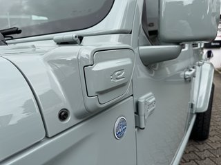 Jeep Wrangler Unlimited Rubicon 4xe Sonder-Umbau Komplettlackierung - bilder 18