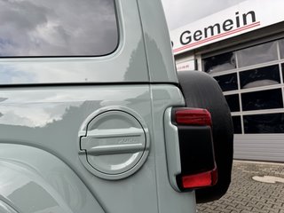 Jeep Wrangler Unlimited Rubicon 4xe Sonder-Umbau Komplettlackierung - bilder 24