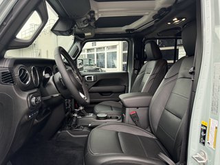 Jeep Wrangler Unlimited Rubicon 4xe Sonder-Umbau Komplettlackierung - bilder 26