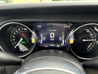 Jeep Wrangler Unlimited Rubicon 4xe Sonder-Umbau Komplettlackierung - bilder 32