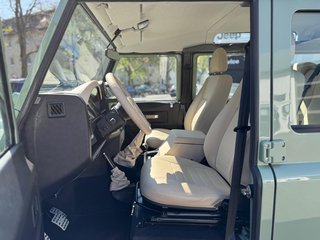 Land Rover Defender 110 Heritage Station Wagon - foto 17