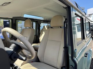 Land Rover Defender 110 Heritage Station Wagon - foto 18