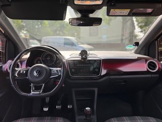 Volkswagen up! 1.0 TSI GTI - bilder 22
