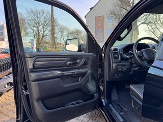 Dodge RAM Limited Night Exclusive + 24" +elektr. Rollo - bilder 16
