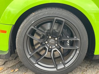 Dodge Challenger 6.4 V8 R/T Scat Pack Carbon + tiefer + Klappenauspuff - bilder 15