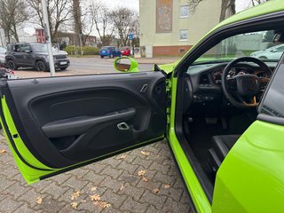 Dodge Challenger 6.4 V8 R/T Scat Pack Carbon + tiefer + Klappenauspuff - bilder 16