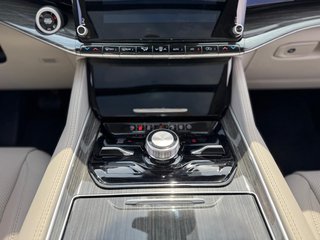 Jeep Wagoneer Series III 5.7 V8 HEMI eTorque, SER, TV - bilder 23