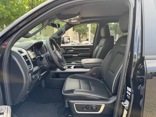 Dodge RAM 1500 Laramie Night + Luftfederung + elektr. Trittbretter AHK , Beifahrerdisplay - bilder 16