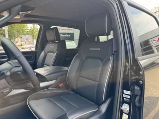 Dodge RAM 1500 Laramie Night + Luftfederung + elektr. Trittbretter AHK , Beifahrerdisplay - bilder 17