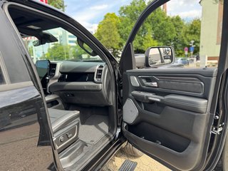 Dodge RAM 1500 Laramie Night + Luftfederung + elektr. Trittbretter AHK , Beifahrerdisplay - bilder 18