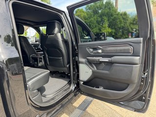 Dodge RAM 1500 Laramie Night + Luftfederung + elektr. Trittbretter AHK , Beifahrerdisplay - bilder 22