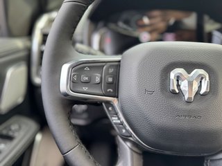 Dodge RAM 1500 Laramie Night + Luftfederung + elektr. Trittbretter AHK , Beifahrerdisplay - bilder 26