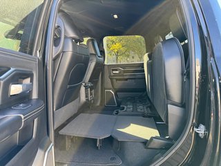 Dodge RAM 2500 Heavy Duty 6.7 Cummins Crew Cab Laramie Night - bilder 24