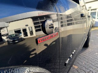 Dodge RAM 2500 Heavy Duty 6.7 Cummins Crew Cab Laramie Night - bilder 3