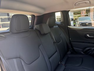 Jeep Renegade S Plug-In-Hybrid 4xe + Winterkompletträder - bilder 27