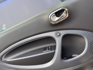 smart BRABUS Tailormade Cabrio *LED*EQ-Interieur*Soundanlage*1of1*EINZELSTÜCK*18Zoll* Basis 66 kW - bilder 1