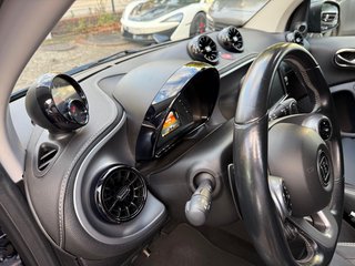 smart BRABUS Tailormade Cabrio *LED*EQ-Interieur*Soundanlage*1of1*EINZELSTÜCK*18Zoll* Basis 66 kW - bilder 12