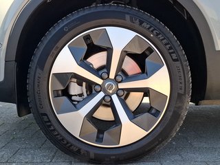 Volvo XC40 B4 Plus Dark 2WD AUTOMATIK / AHK / LEDER / PIXEL-LED - bilder 13