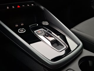 Audi A3 Sportback 30 TFSI advanced NAVI / LED / SITZHEIZUNG / BUSINESSS-PAKET - bilder 4