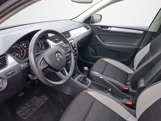 Skoda Rapid Spaceback 1.0 TSI Scout KLIMA / NAVI / PANORAMA / SITZHEIZUNG - bilder 4