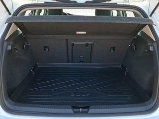 Volkswagen Golf VIII 1.5 TSI R-Line OPF KLIMA / AHK / NAVI / ACC / SITZHEIZUNG - foto 11