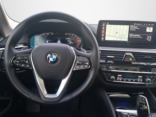 BMW 530 i Touring Luxury-Line AUTOMATIK / PANORAMA / STANDHEIZUNG - foto 1