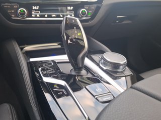 BMW 530 i Touring Luxury-Line AUTOMATIK / PANORAMA / STANDHEIZUNG - foto 4