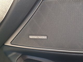 BMW 318 d M Sport AUTOMATIK / LEDER / AHK / STANDHEIZUNG - bilder 14